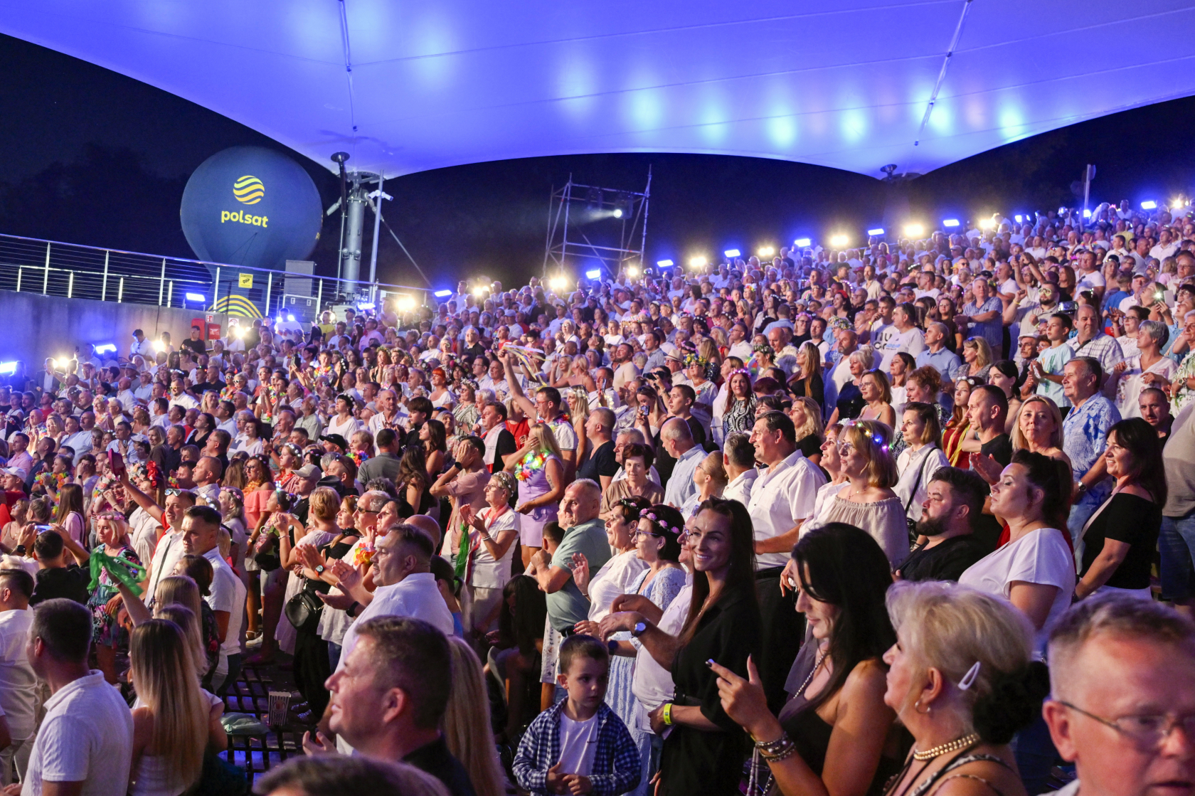 Publiczność oszalała gdy Rafał Brzozowski, Boys i Classic zaśpiewali „Ach te baby” na Festiwalu Weselnych Przebojów