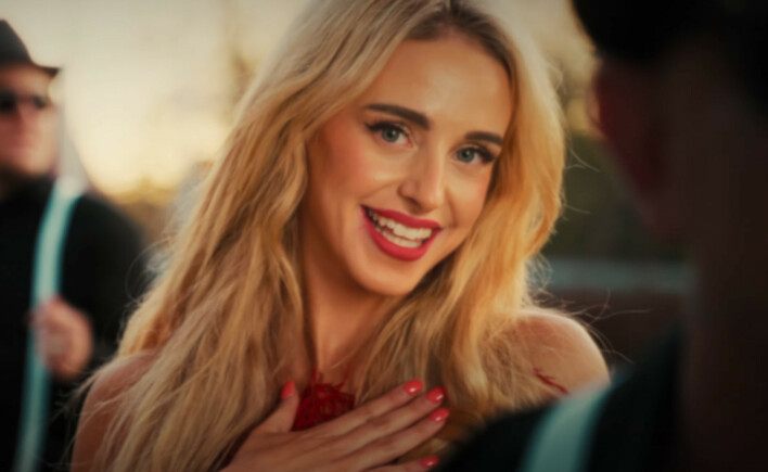 Pudzian Band powraca z nowym hitem "We Dance" – Prawdziwy retro dance w stylu lat 90.! W teledysku piękna blondynka czaruje! 

