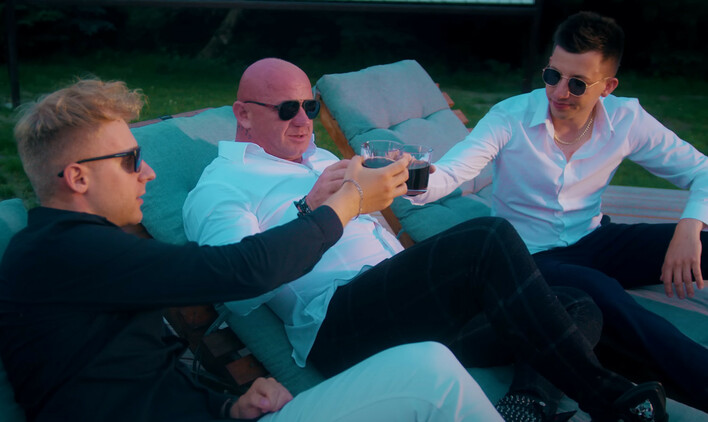 Pudzianowski i Menelaos połączyli siły! Artyści nagrali przebojowy kawałek „We Łebie„! Szykuje się nowy hit disco polo?!