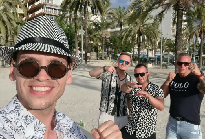 Radosław Kudelski – Bayera odsłonił karty! Gwiazdor disco polo zdradził datę premiery nowego klipu! To będzie wakacyjny hit?! 