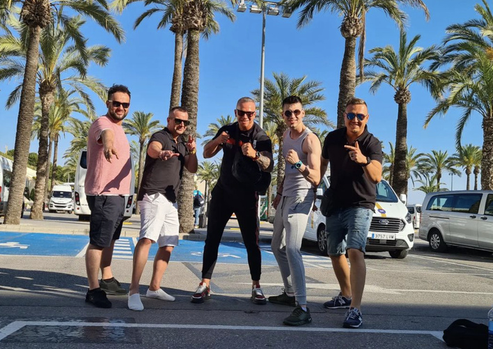 Bayera pracuje nad nowym projektem! Mamy FOTO z Majorki. Fani ”Podsyciłeś ogień,”