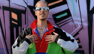 Tancerz zespołu Boys Raf Shafranek prezentuje nowy teledysk: „Wakacyjna Miłość„