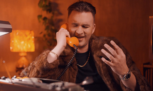 Raider z nowym utworem „Świat jest nasz” przyciąga uwagę słuchaczy w internecie