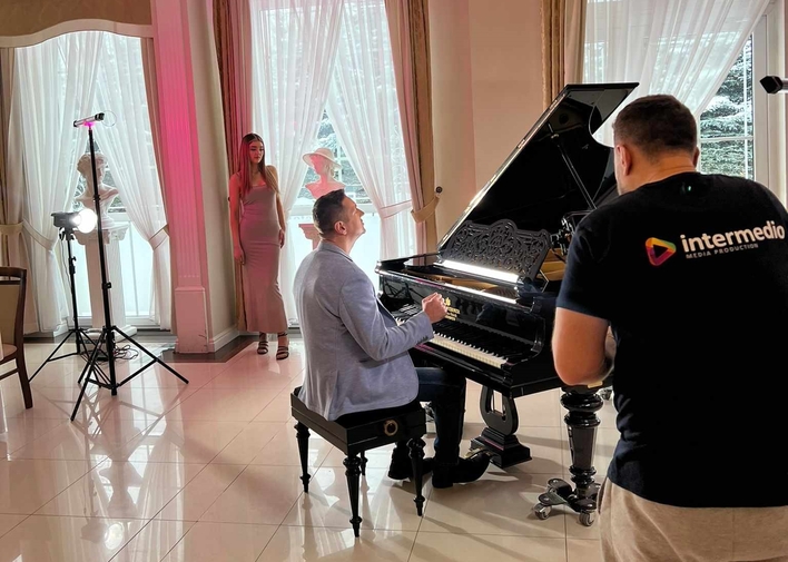 Rajmund w niezwykle pięknej produkcji! Inspiracją było samo życie. Zobaczcie, co przygotował gwiazdor disco polo! 