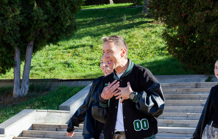 Rajmund Strok zaskakuje fanów! ”Za twój uśmiech, kochanie” to wielki powrót do klasycznego disco polo! Zobacz przedpremierę!