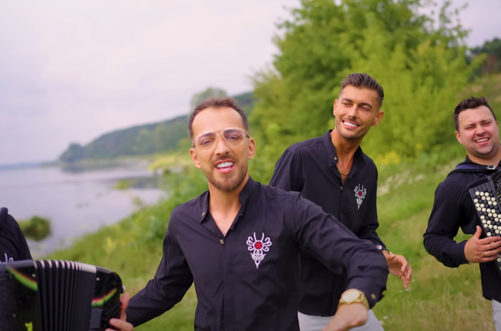 „Raz się żyje” podbija internet! MarsaAlam świętuje ogromny sukces swojego najnowszego teledysku