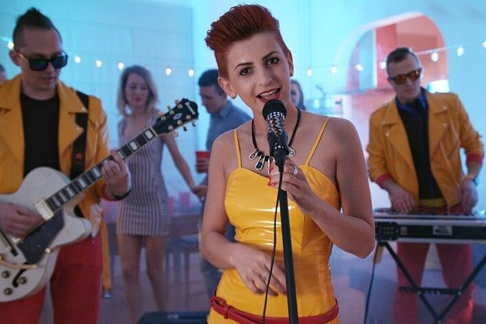 Red Queen - Przez Ciebie mam zranione serce | HOT premiera