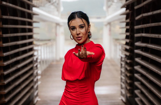 Red Queen z nową wokalistką i z kolejną premierą utworu „Zabiorę Cię”. Mamy przedpremierę