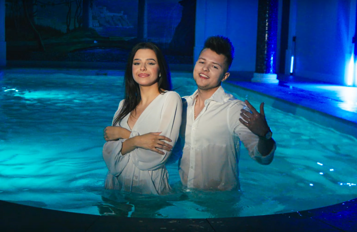 Rikardo powraca z nowym singlem „Z tą dziewczyną„ – Świeża produkcja na scenie disco polo!