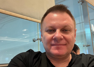 Robert Klatt uwięziony w Dubaju. Lider Classic: „Wybuchła wojna, nikt nic nie wie”