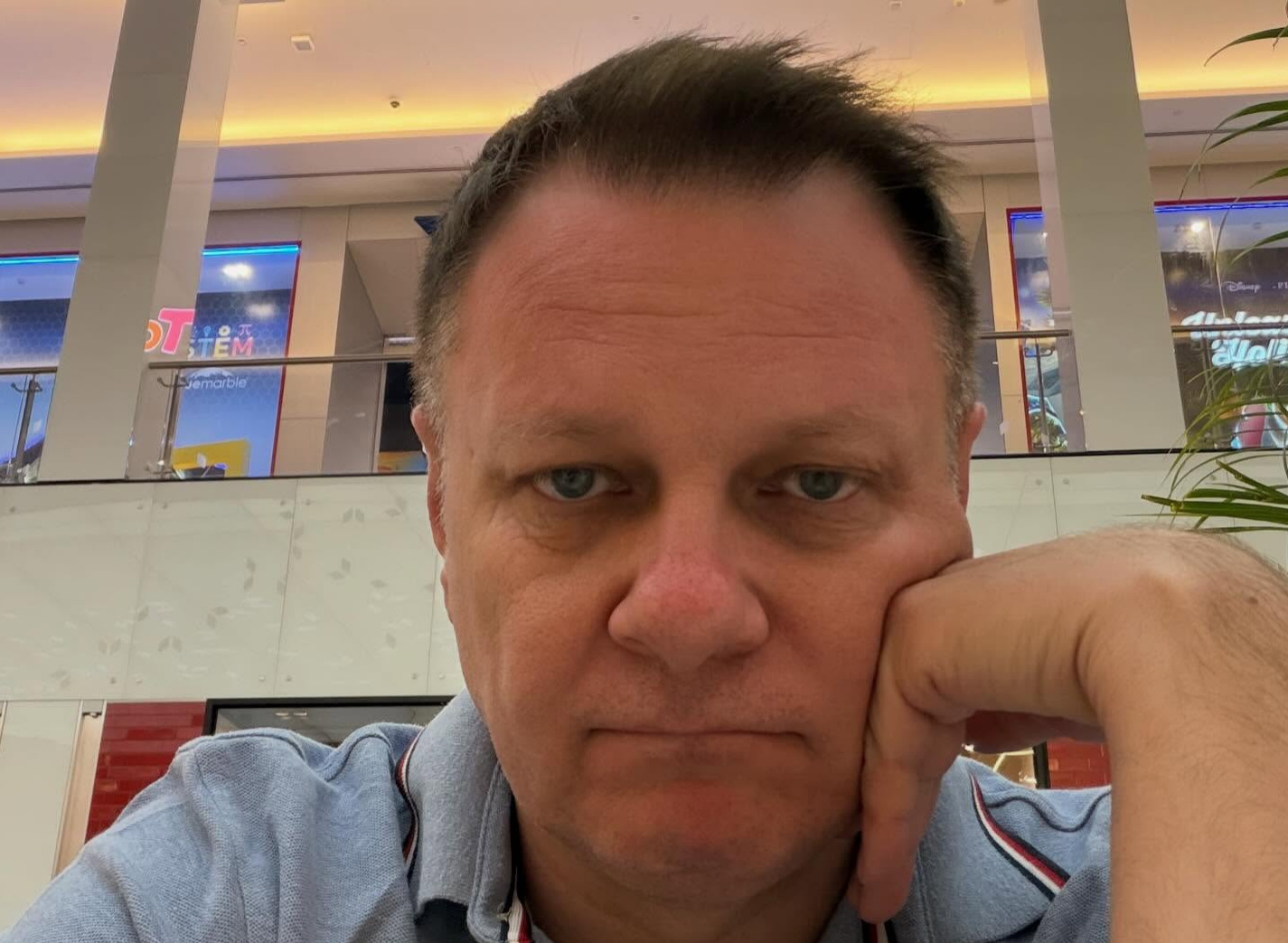 Gwiazdor disco polo Robert Klatt z Classic utknął w Dubaju. Lot do Polski odwołany, artysta mówi o bezsilności i dezinformacji