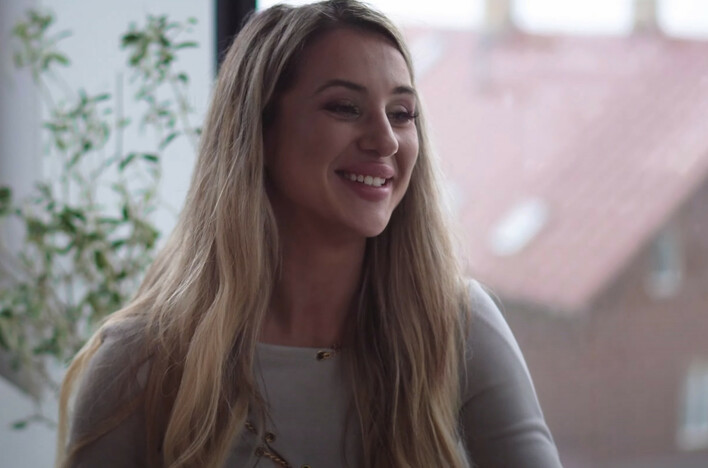 Robert Rozum podbija nowością „Gdy cię spotkałem” rynek disco polo. Fani komentują „Fenomenalnie!„, „Twój głos jest cudowny„