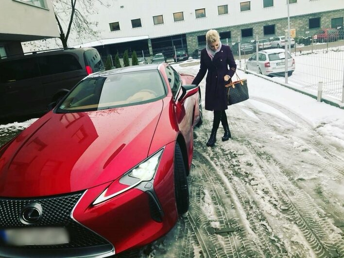 Robi wrażenie! Magda Narożna posiadaczką pięknego, sportowego Lexusa?!