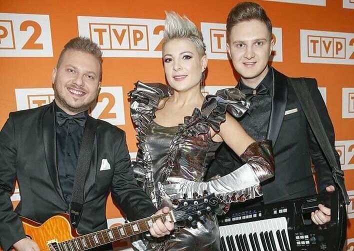 Żona wokalisty zespołu Piękni i Młodzi opublikowała wzruszające zdjęcie! Gwiazdor disco polo nie kryje się ze szczęściem!