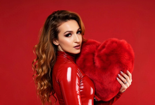 Roksana Skynova w ognistej stylizacji na Walentynki. Czy to jej najbardziej HOTzdjęcie?