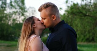 Znany producent wychodzi poza ramy disco polo! W sieci pojawiła się właśnie jego nowość! 