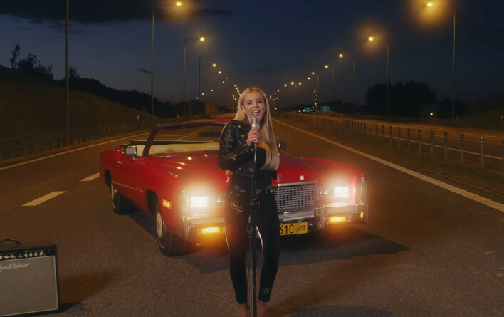 Romantyczna odsłona Moniki Chwajoł! Gwiazda disco polo zaskoczyła wszystkich wzruszającym, muzycznym wyznaniem! Fani „Monika na Eurowizję„