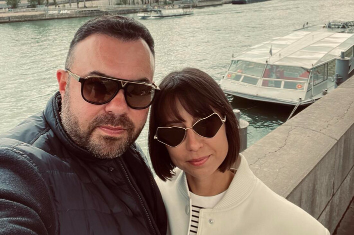 Romantyczny wyjazd do Paryża wokalisty disco polo! To był cudowny czas dla Kenzo