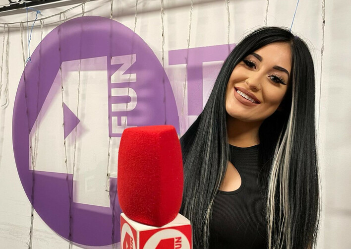 RoxaOk - gwiazda Disco Polo i TikTok: Odkrywamy fenomen polskiej wokalistki!

