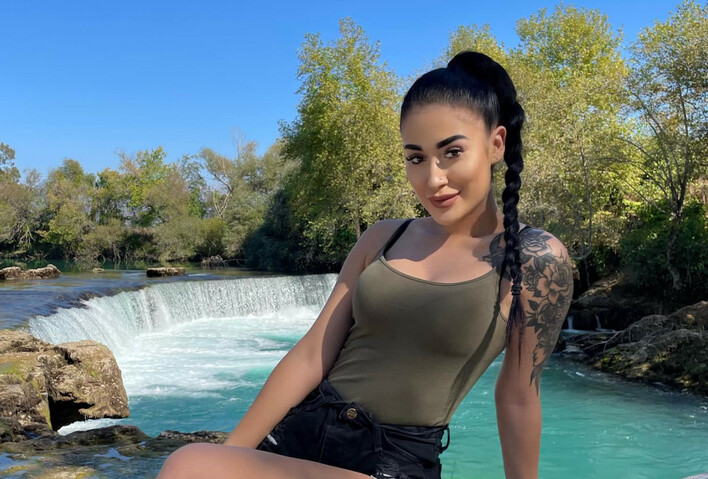 Roxaok - Roxana Orłowska Tancerka zespołu Extazy debiutuje jako wokalistka disco polo! Jedną z gwiazd klipu została Maluba! 