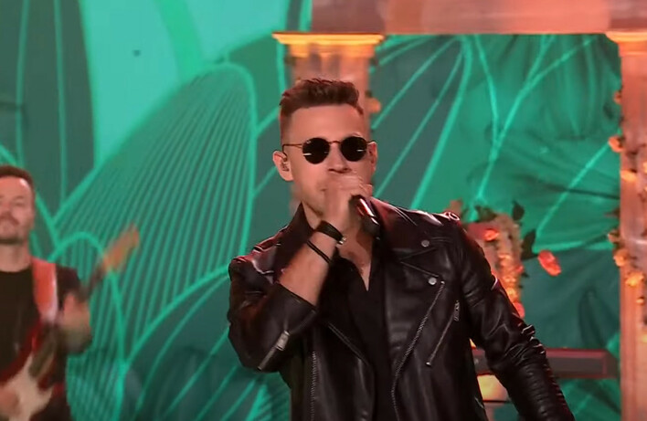 „Rudy się żeni„ w wykonaniu gwiazdora disco polo Masters! Niezwykłe nagranie podbija internet VIDEO