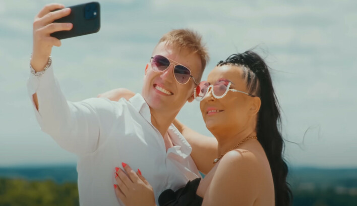 „Samotna” Kingi Molgi to poruszająca nowość disco polo z teledyskiem kręconym w Iłży

