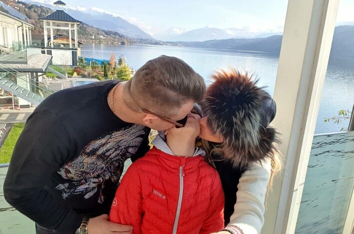 Dawid Narożny (Piękni i Młodzi) ze swoją największą miłością na zdjęciach! Wyglądają na bardzo szczęśliwych