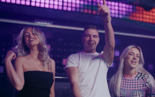 Oskaro i jego hit „Serce me gotowe już” z imponującym wynikiem – 4 miliony odtworzeń w 11 dni