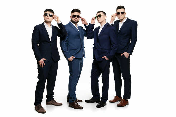 Gwiazdy disco polo zaskakują stylizacjami na sezon 2023! Te garnitury to HIT?! 