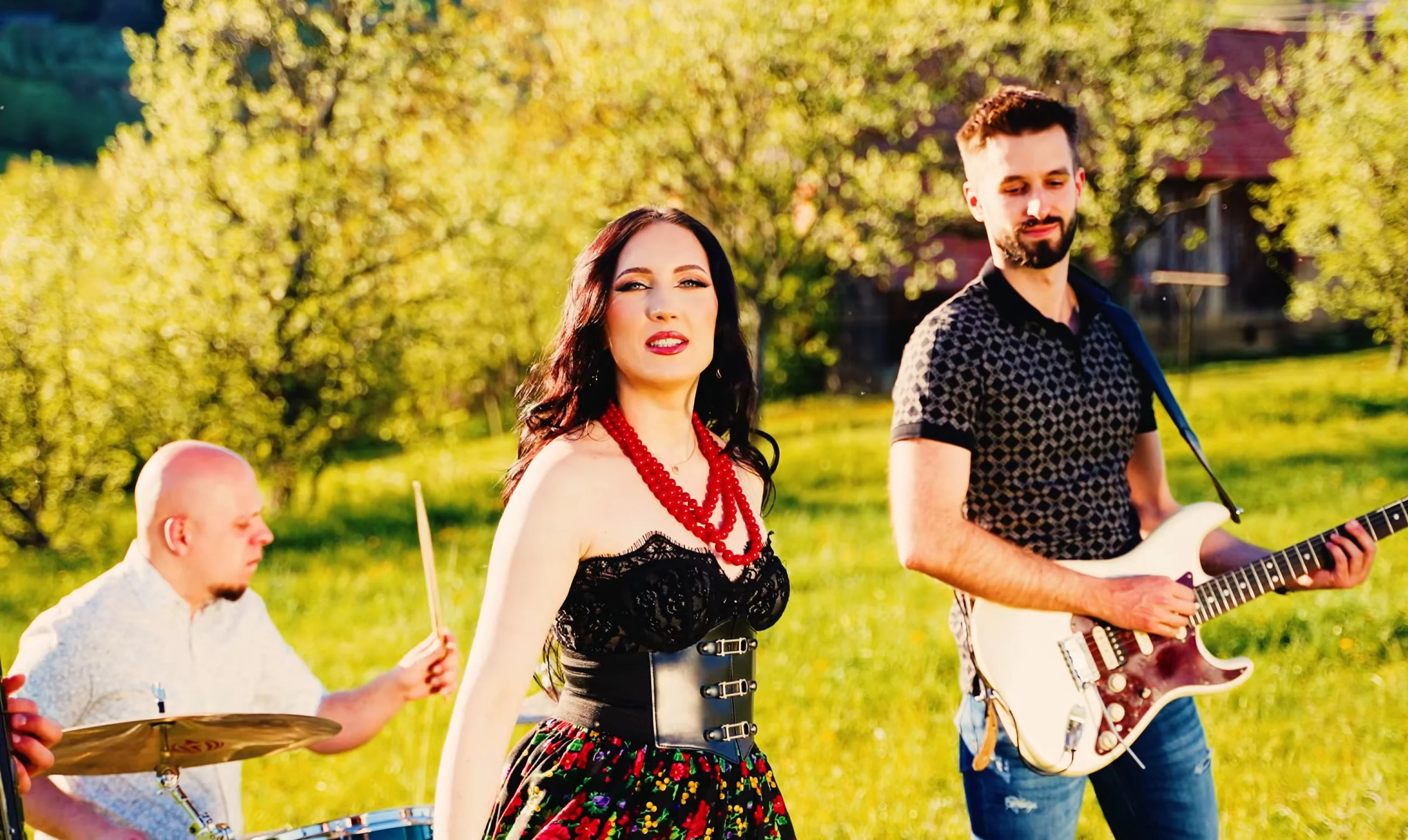 Singiel „Nie daleko młyna" Iwony Cichoń. Premiera nowej piosenki disco polo w sieci