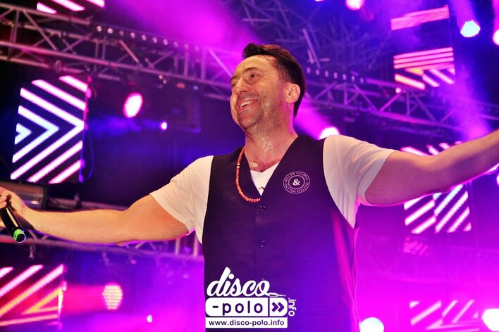 Skąd pochodzi nazwa disco polo?