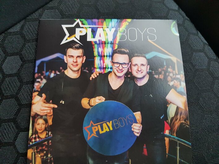 Skandal? Nikt nie przyszedł na koncert grupy Playboys?! | VIDEO