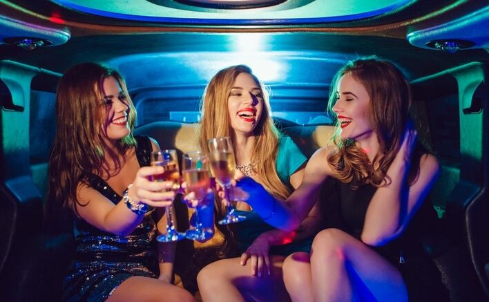 Składanki disco polo idealne na Sylwestra! Zobaczcie przy czym bawi się cała Polska. Sami też odpalcie.