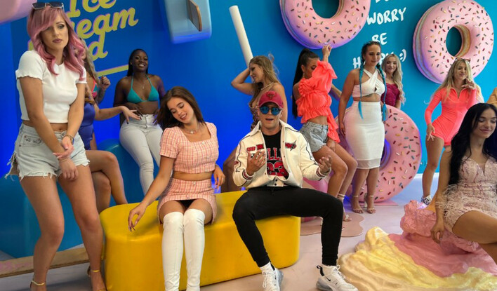 Skolim i jego „Kiss me baby„ najchętniej puszczanym teledyskiem w POLSCE!