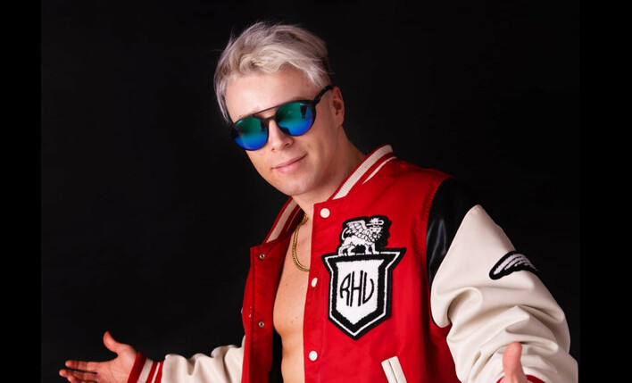 Skolim i jego nowy look: rudy król latino!
