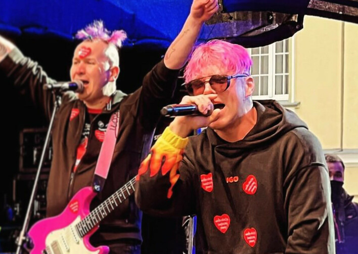 Skolim jest niewierzący? Gwiazdor latino odpowiedział fanom