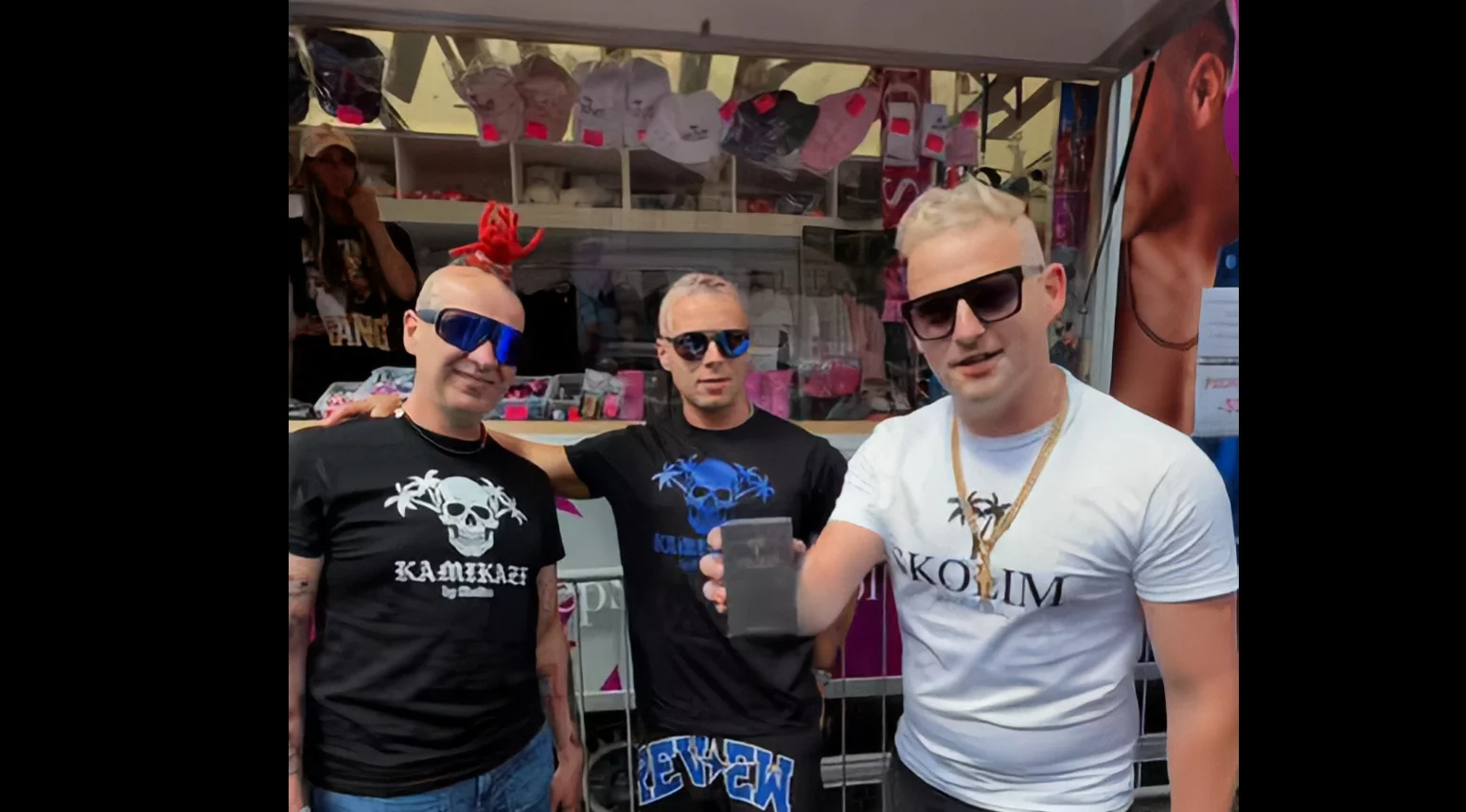 Skolim, Luxon i Velson nagrali wiadomość do fanów. Perfumy o połowę taniej i Skolimowy BUS