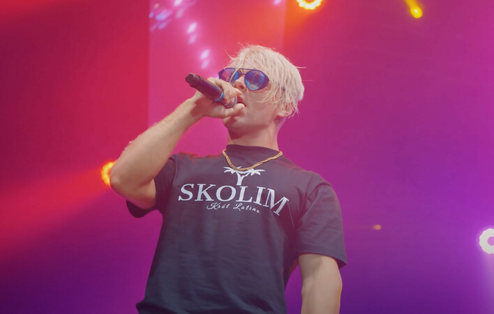 Skolim na Disco Ostróda 2024: Niezapomniany Występ z Hitem „Wyglądasz Idealnie„
