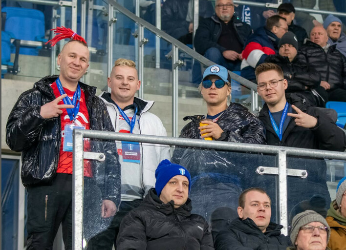 Skolim na stadionie Wisły Płock! Muzyk kibicował podczas meczu z Odrą Opole

