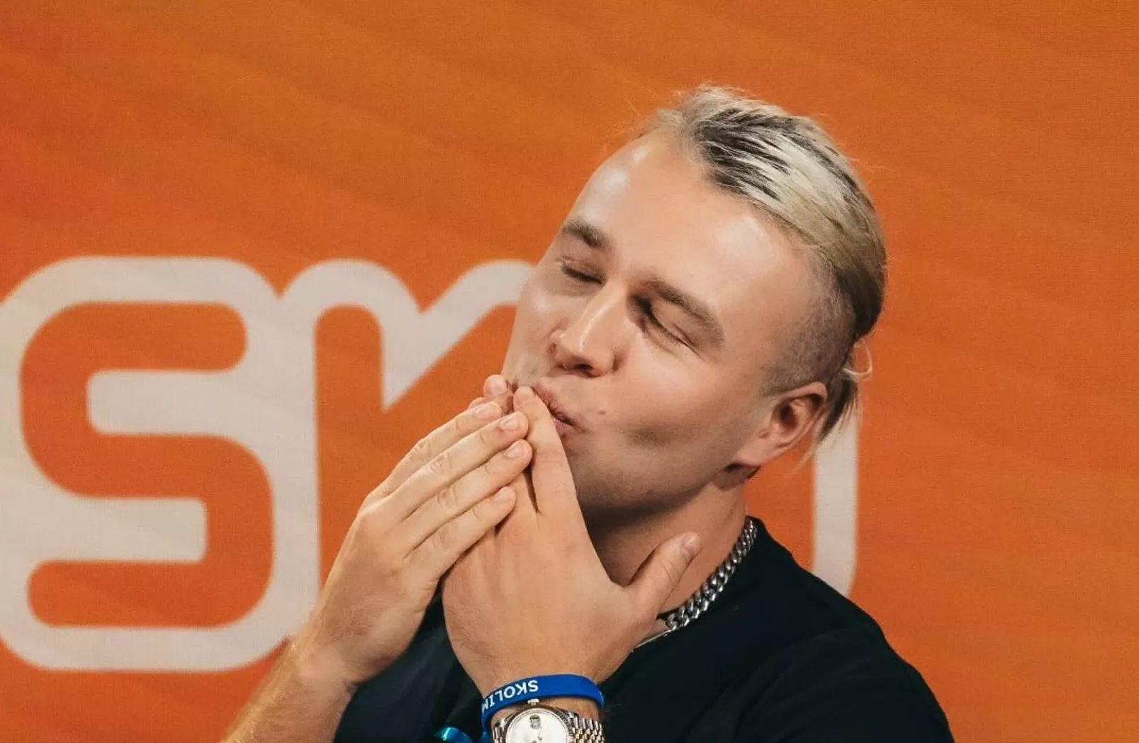 Skolim ostro o gwiazdach! „Są niesamowicie odklejeni” Mocne słowa. Ma racje?