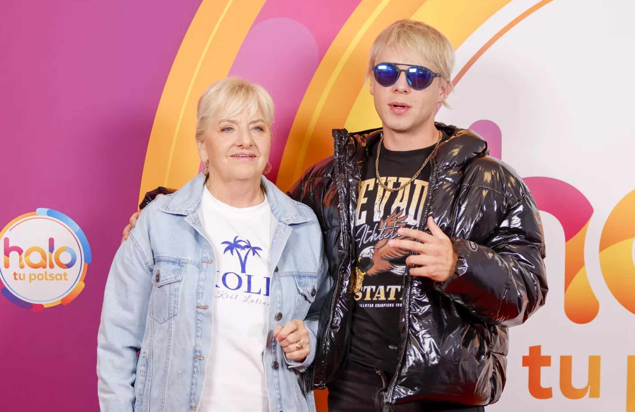 Skolim w programie „Demakijaż” na Polsat Cafe. Artysta pojawi się w wyjątkowym odcinku z babcią