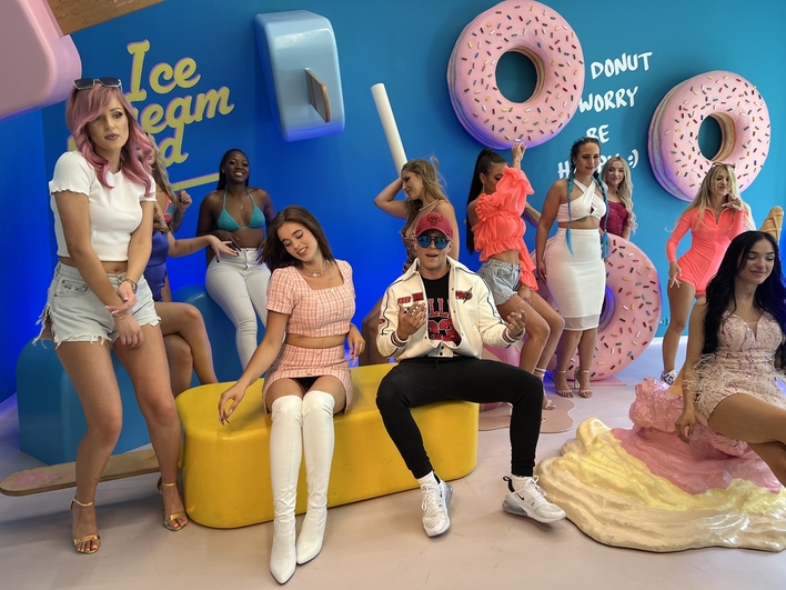 Skolim z nową propozycją pt. „Kiss Me Baby„! To będzie jeszcze większy hit niż „Wyglądasz idealnie„?!