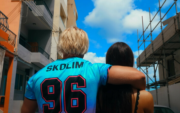 Skolim z nowym przebojem ”Daj mi jedno słowo”! Ponad 20 milionów w 12 dni – czy to hit lata 2025?

