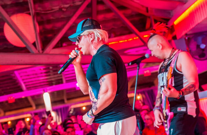 Skolim znów porwał tłumy! Szaleństwo na Plaży Patelnia! Tak śpiewa na żywo! | VIDEO 