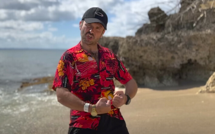 Sławomir najlepszym artystą?! Ogromny sukces gwiazdora! Nowość pt. „Cudowronek„ podbija polskiego YouTube