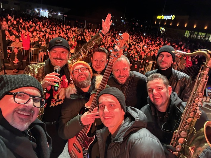 Sławomir rozgrzewa Pabianice: Król Rock Polo przyciągnął tłumy na WOŚP 2024