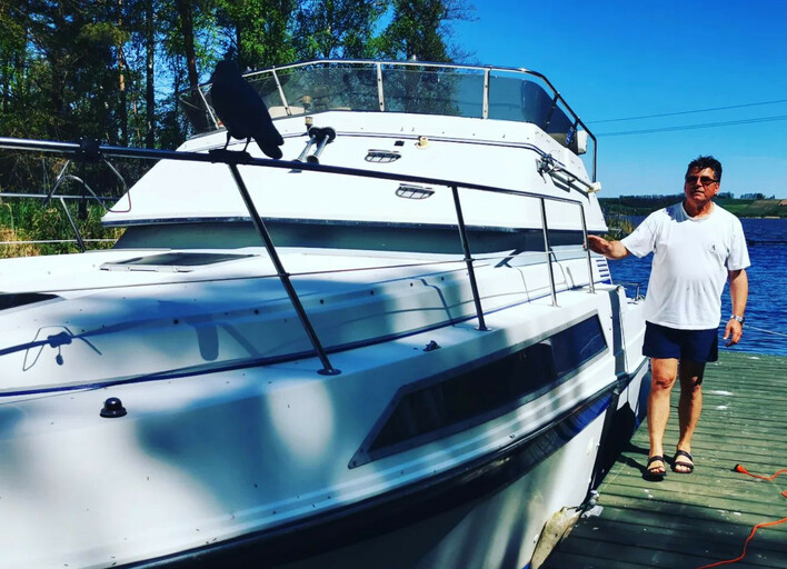 Sławomir Świerzyński żyje jak król?! Tego mogą fani nie wiedzieć. Ma jacht, dom jak z bajki i stadninie koni! A to nie wszystko! 