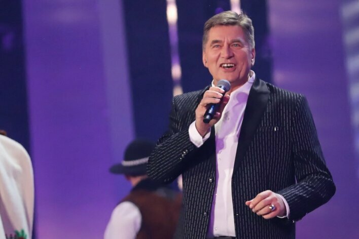 Sławomir Świerzyński Bayer Full zagrał koncert dla ojca Tadeusza Rydzyka! Gwiazdorzy disco polo zaśpiewali pieśni patriotyczne, religijne i biesiadne! 