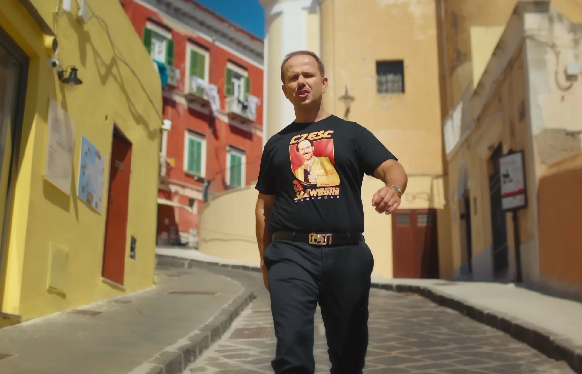 Sławomir zapowiedział milion i dopiął swego. „Uno momento" właśnie przebiło ten próg na YouTube