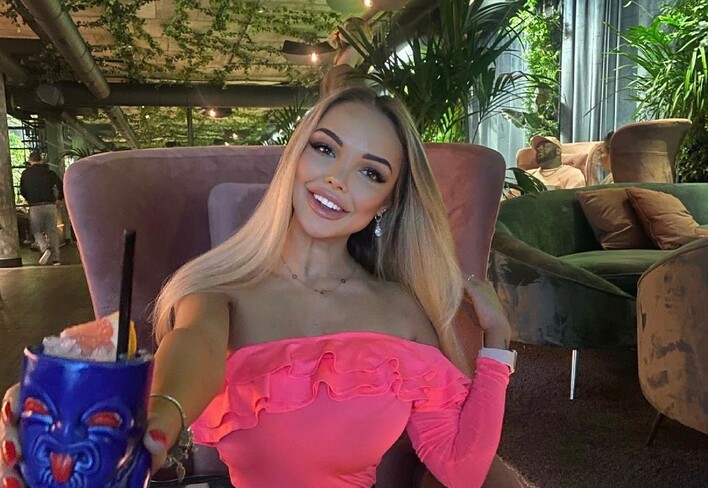 Gorące zdjęcia z wakacji wokalistki disco polo! Gwiazda wybrała słoneczną Ibizę! Wygląda przepięknie!  